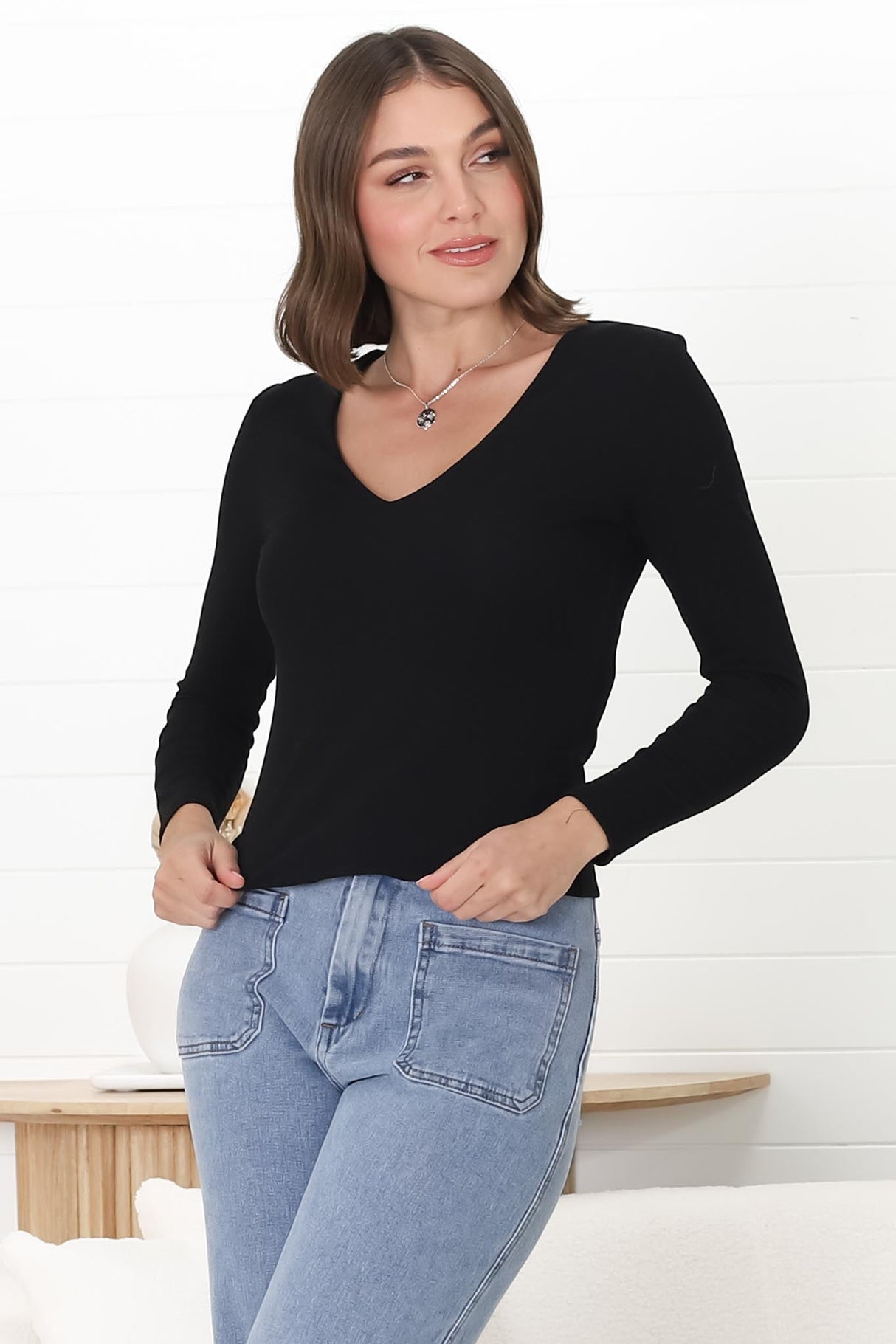 Martha Top - V Neck Basic Top with Long Sleeves in Black