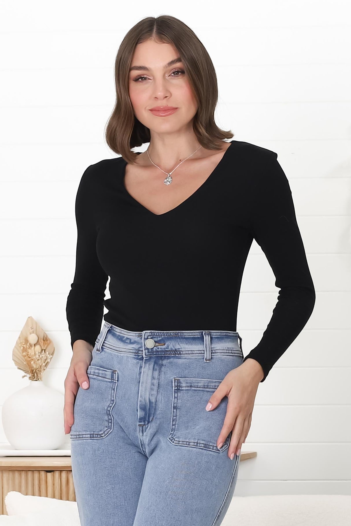 Martha Top - V Neck Basic Top with Long Sleeves in Black