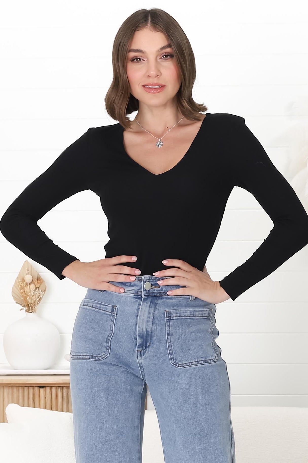 Martha Top - V Neck Basic Top with Long Sleeves in Black