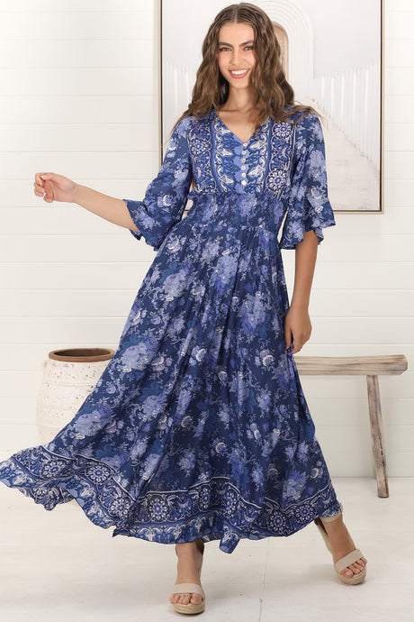 Alba Maxi Dress - Buttoned Bodie A Line Dress With Flute Sleeves In Janger Print