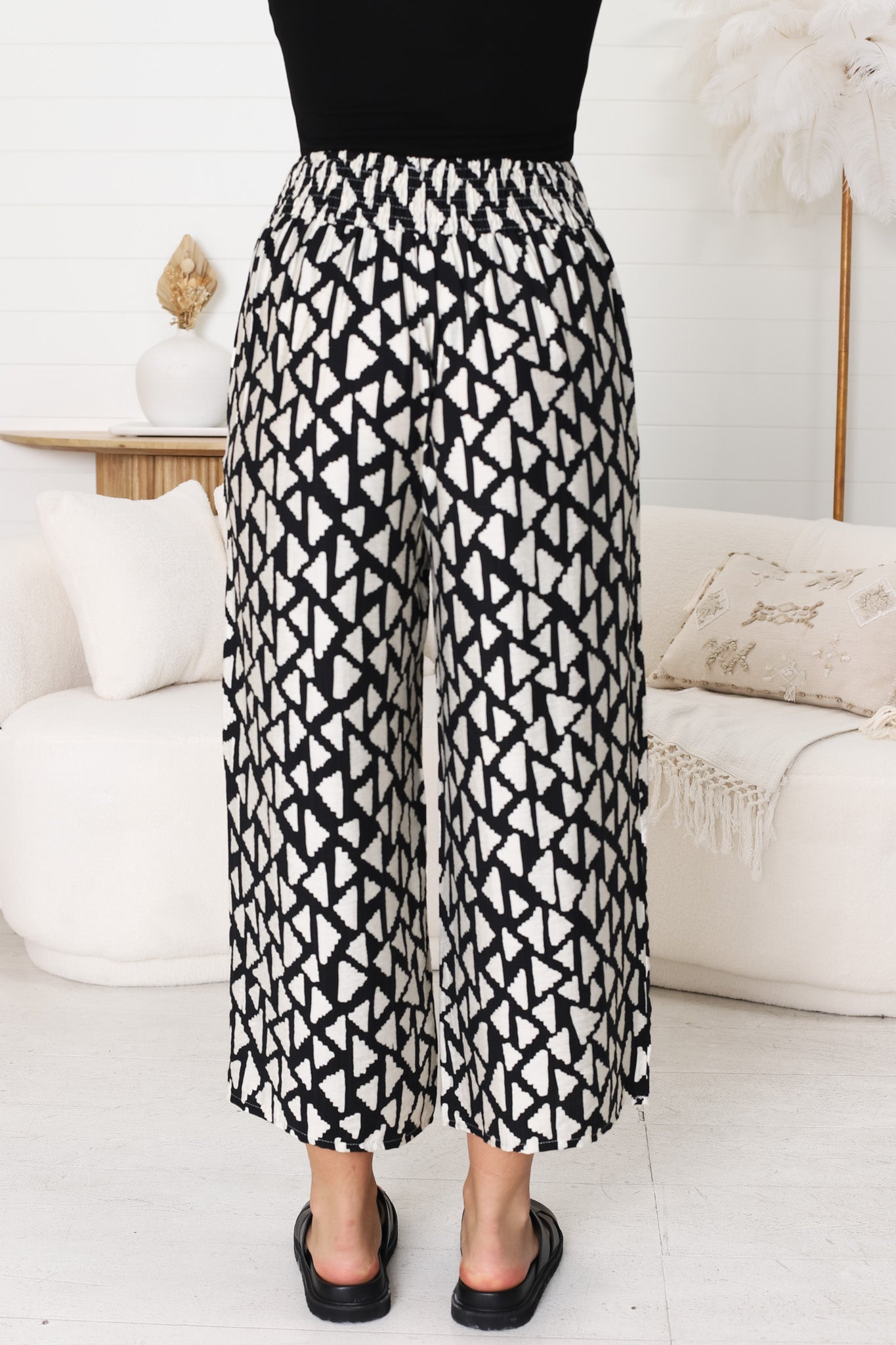 Colbie Pants - Crop Wide Leg Pants with Pockets in Aria Print Black