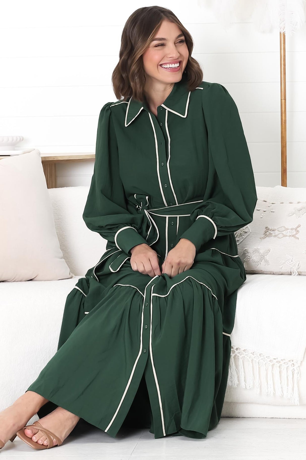 Marise Maxi Dress - A Line Dress with Collared Neckline and Long Sleeves in Emerald