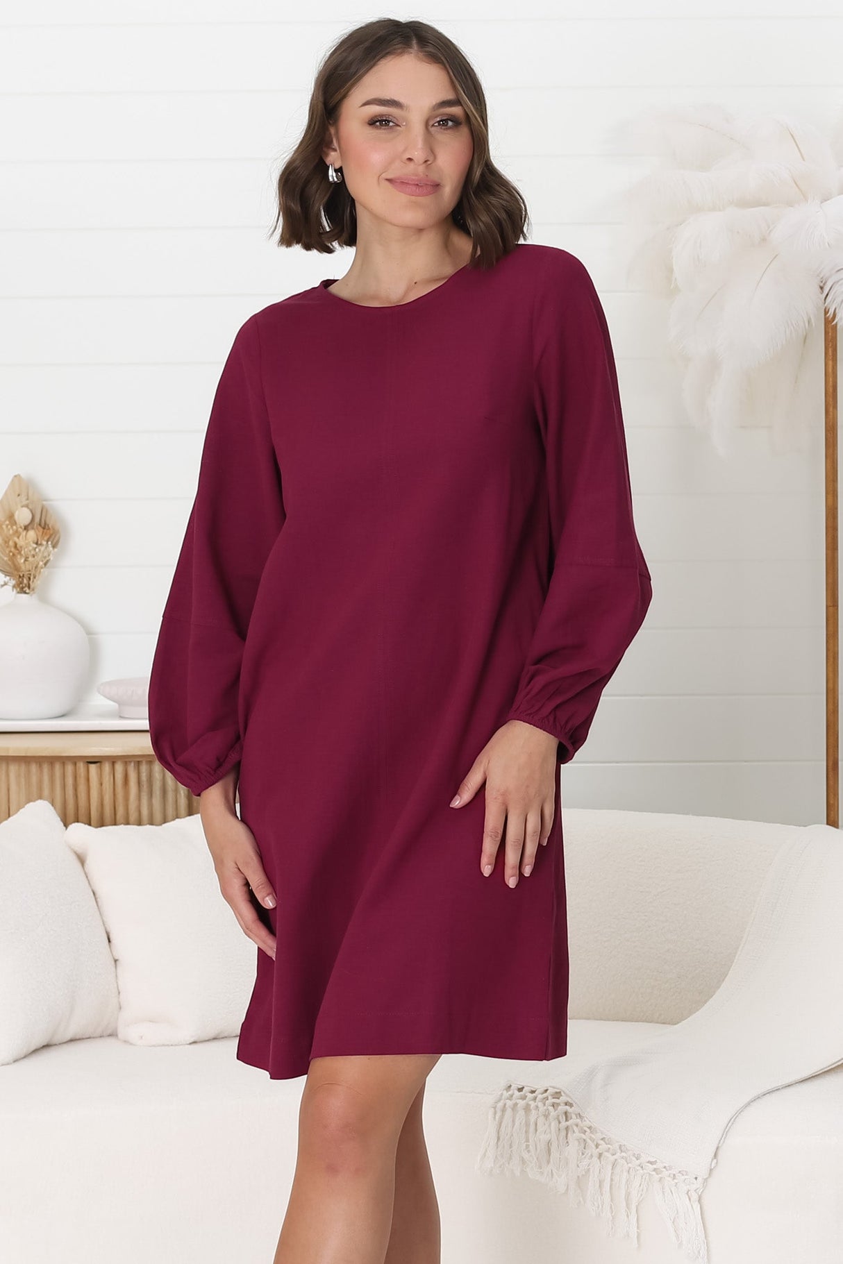 Ivanna Mini Dress - Crew Neck Shift Dress with Balloon Sleeves in Burgundy