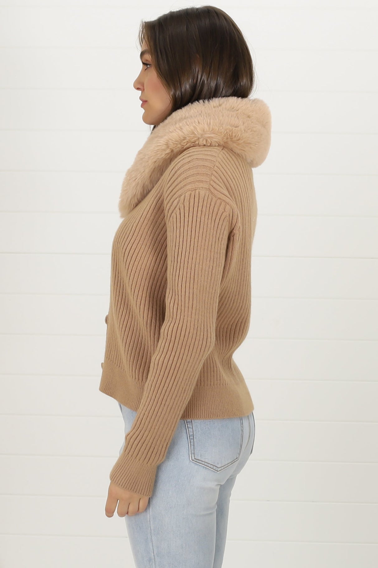 Braiden Cardigan - Detachable Faux Fur Collar Ribbed Cardigan in Camel