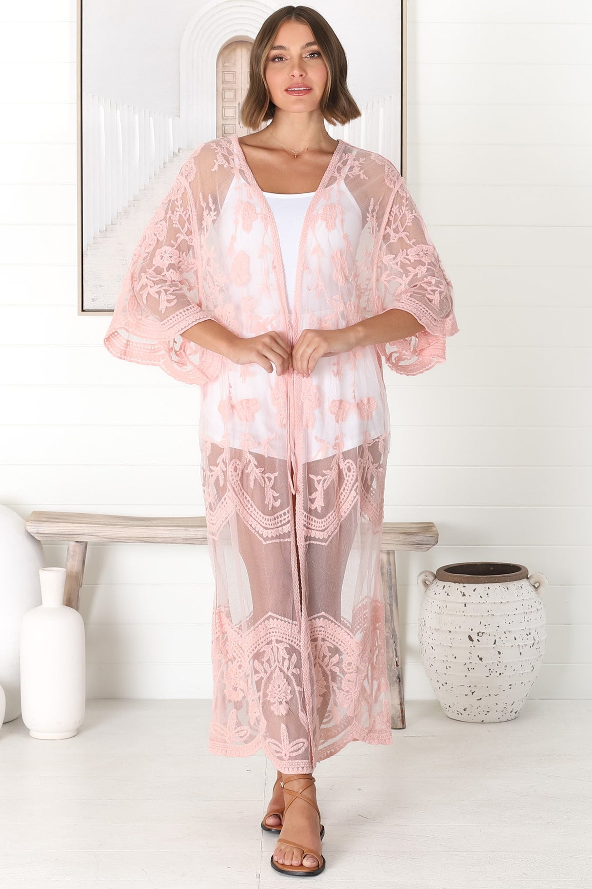 Haylo Kimono - Floral Lace Kimono with Scallop Hemline in Pink