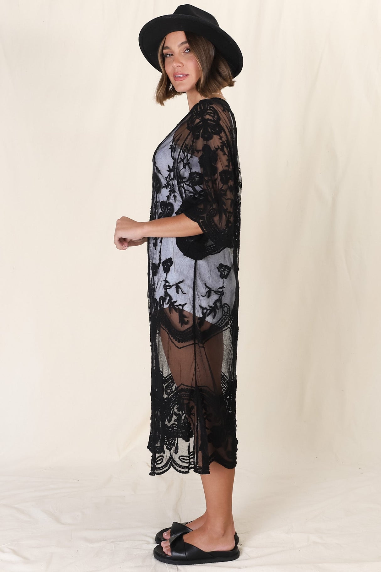 Haylo Kimono - Floral Lace Kimono with Scallop Hemline in Black