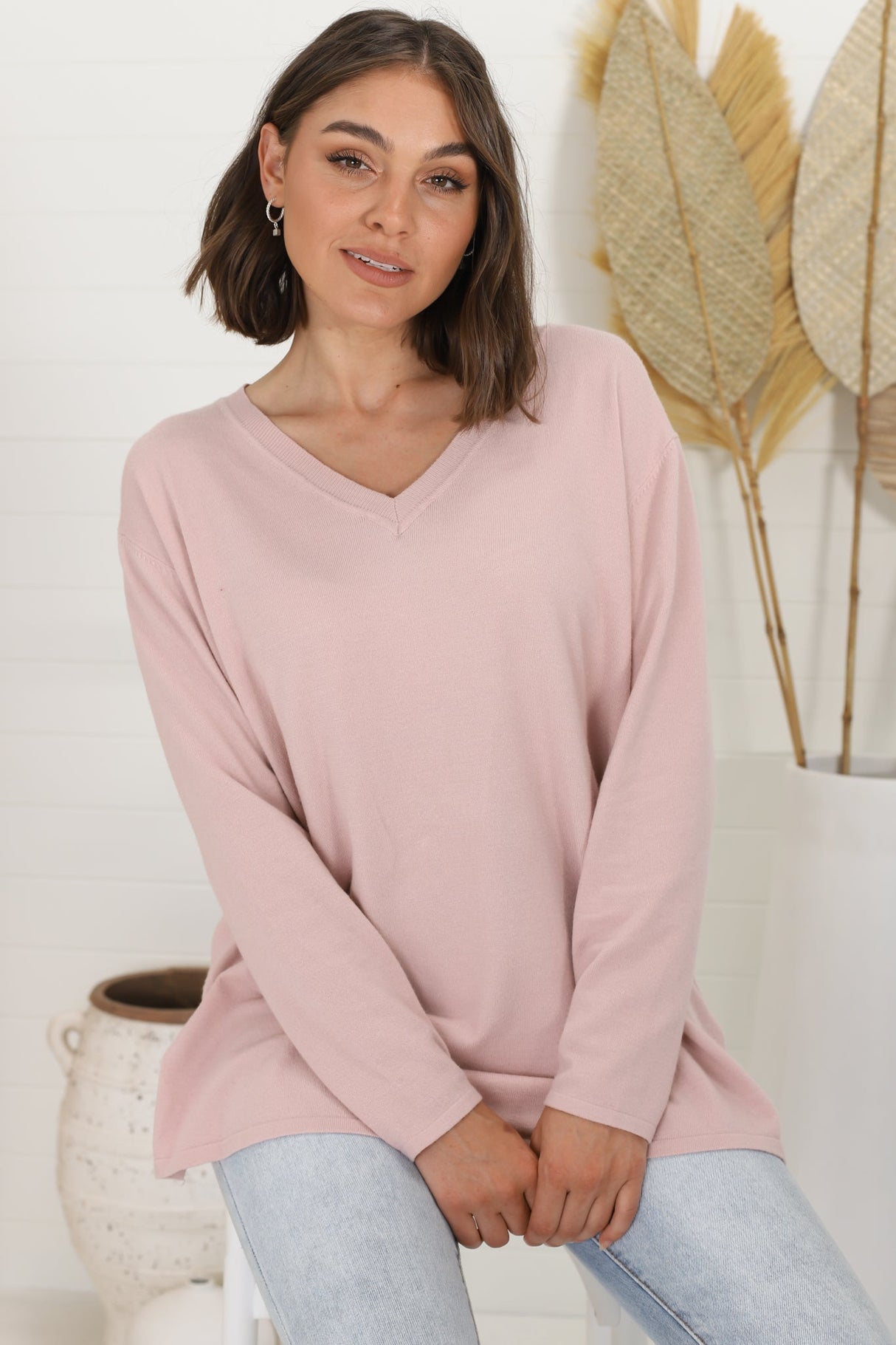 Mayanna Jumper - Lightweight V Neck Knit Jumper with Side Splits in Rose