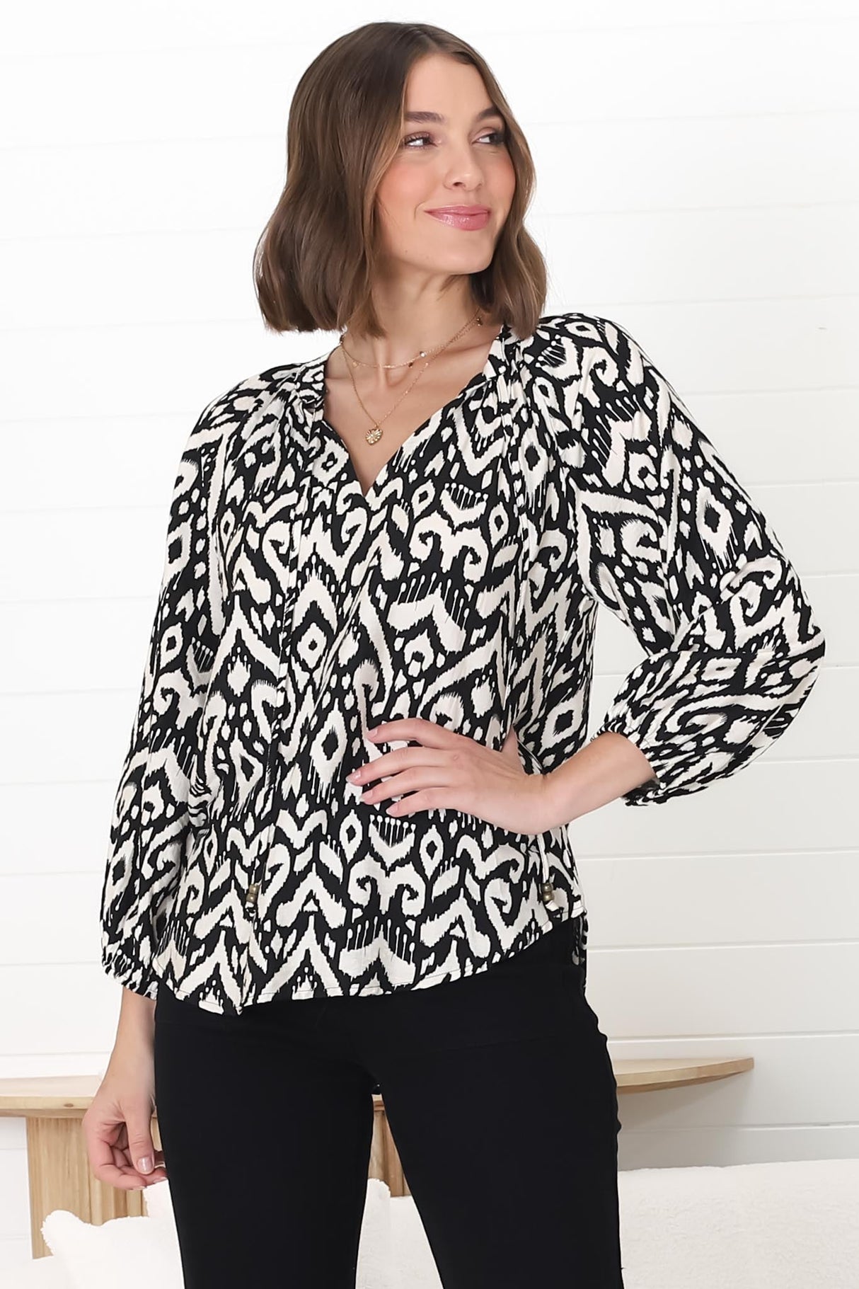 Silvie Blouse - Mandarin Collar V Neck Pull Over Blouse in Dayah Print Black