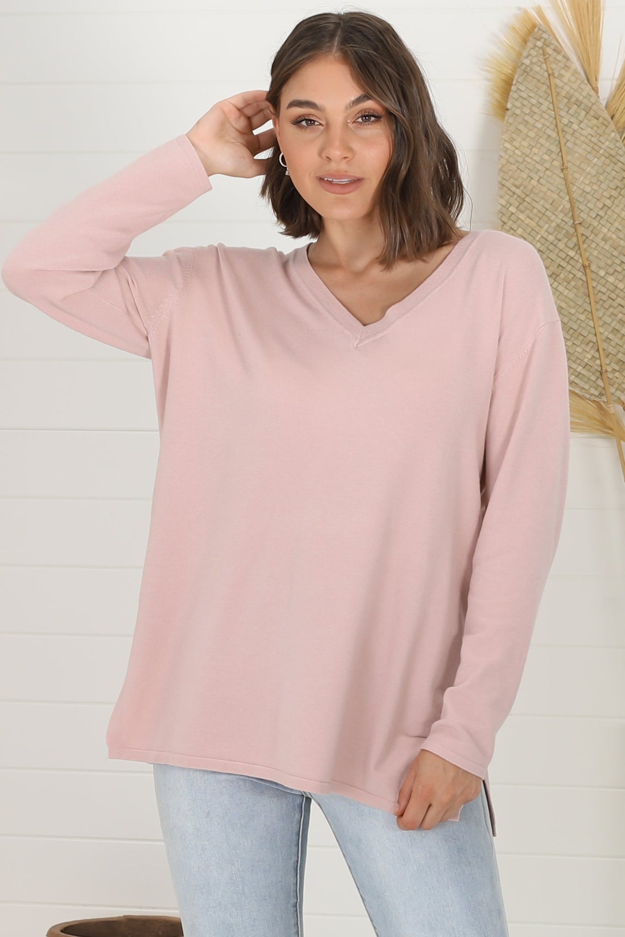 Mayanna Jumper - Lightweight V Neck Knit Jumper with Side Splits in Rose