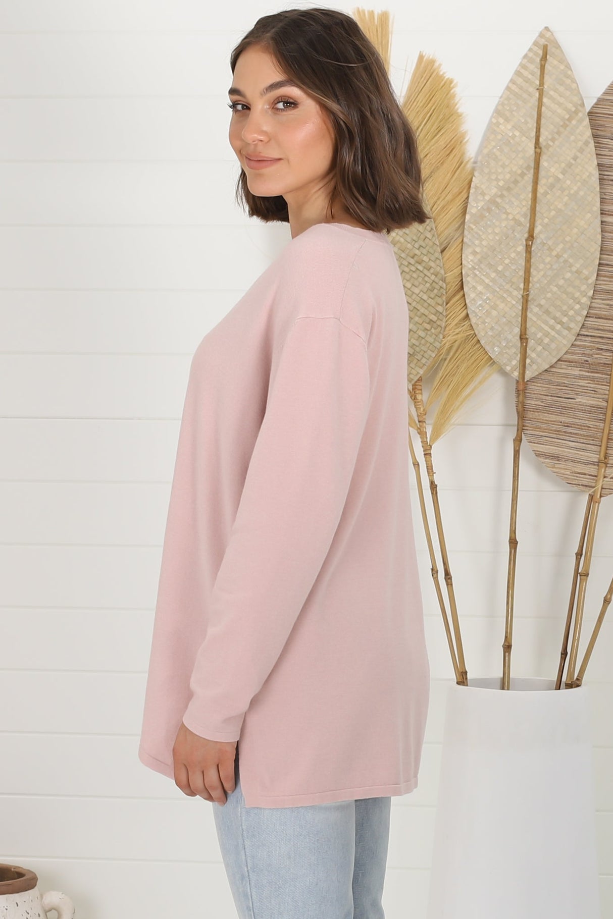 Mayanna Jumper - Light Weight V Neck Knit Jumper with Side Splits in Rose