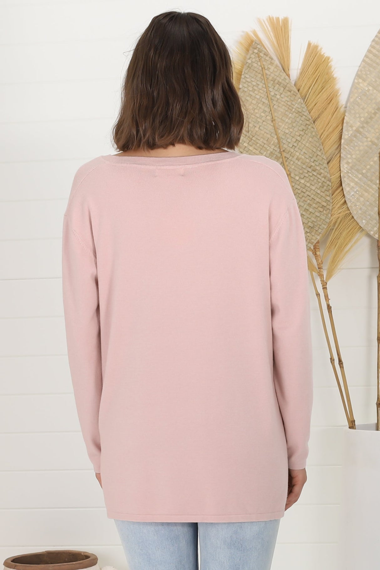 Mayanna Jumper - Lightweight V Neck Knit Jumper with Side Splits in Rose