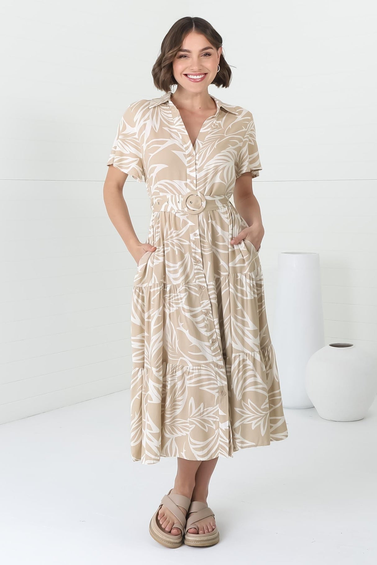 Luvira Midi Dress - Button Down Collared Dress With Statement Belt In Jeani Print Beige