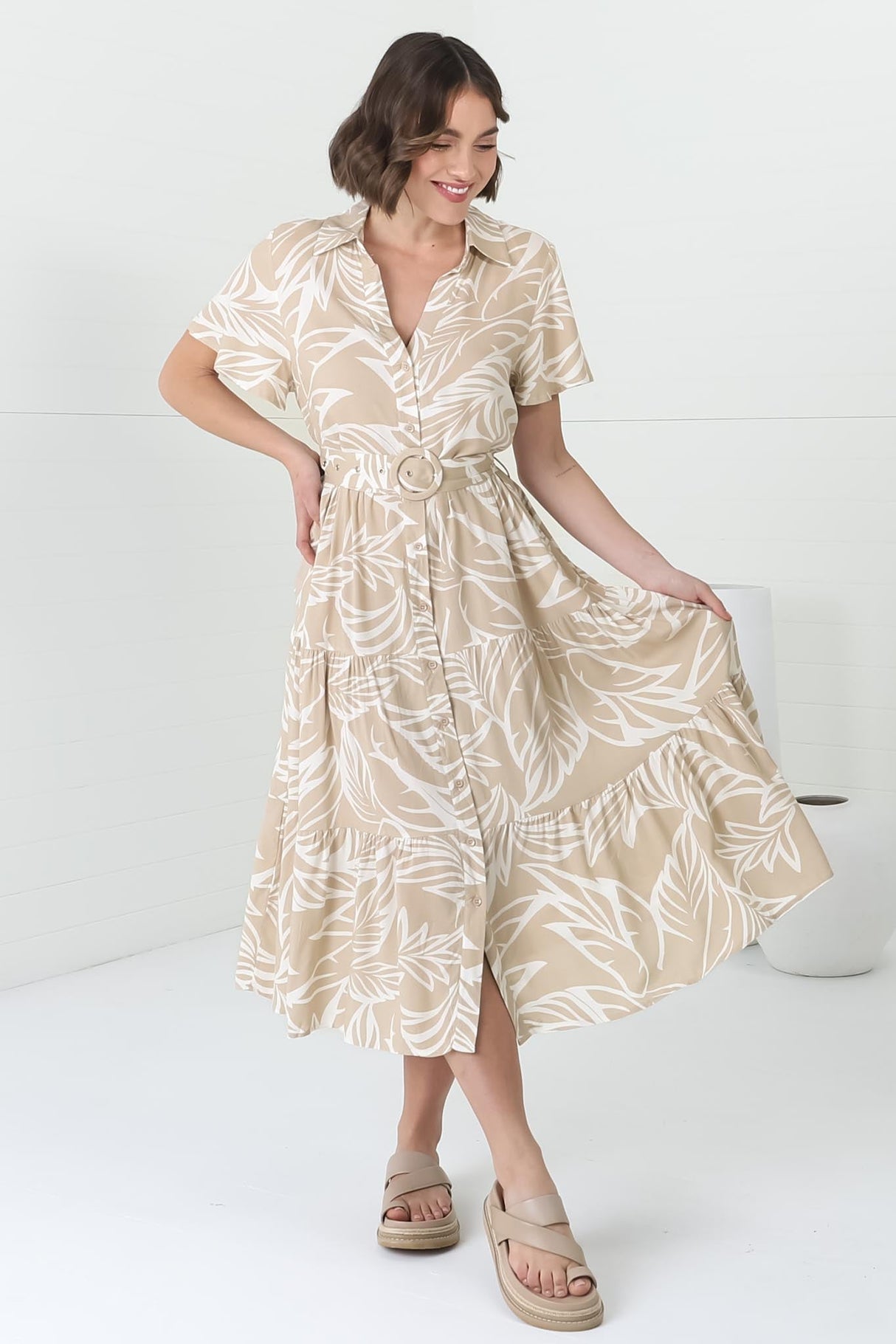 Luvira Midi Dress - Button Down Collared Dress With Statement Belt In Jeani Print Beige