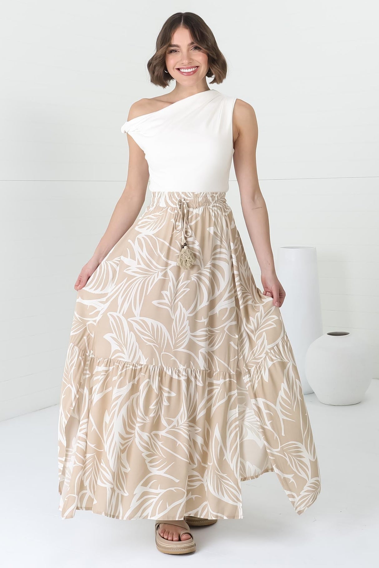 Hellen Maxi Skirt - High Waisted Skirt with Front Splits in Jeani Print Beige