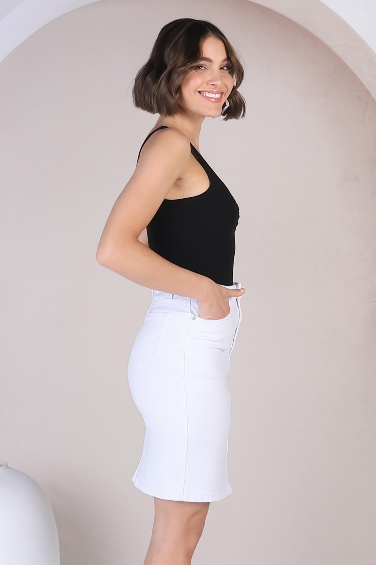 Cary Denim Skirt - Highwaisted Denim Skirt in White