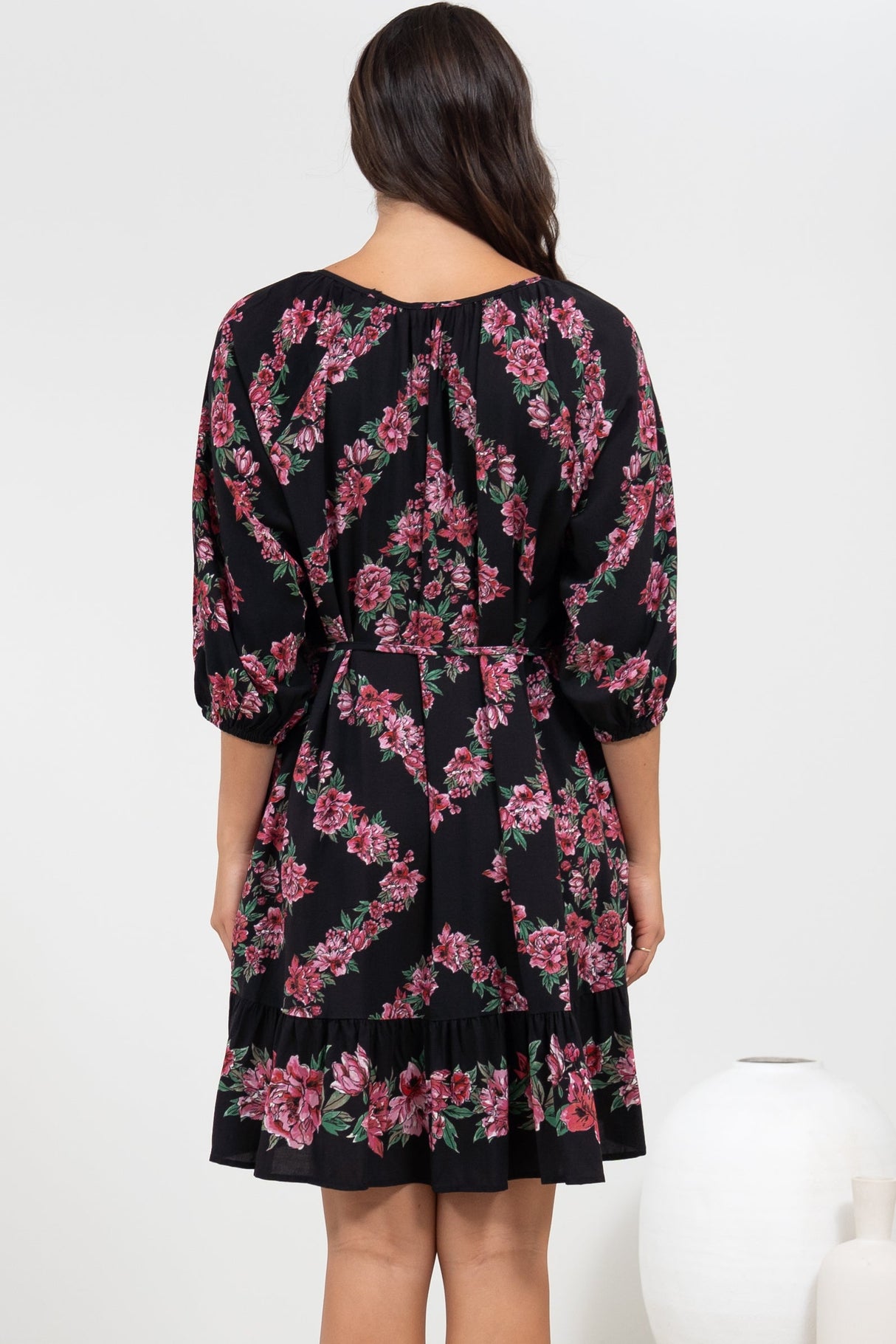 Jannis Mini Dress - Scoop Neckline Shift Dress with Belt in Love Story Print