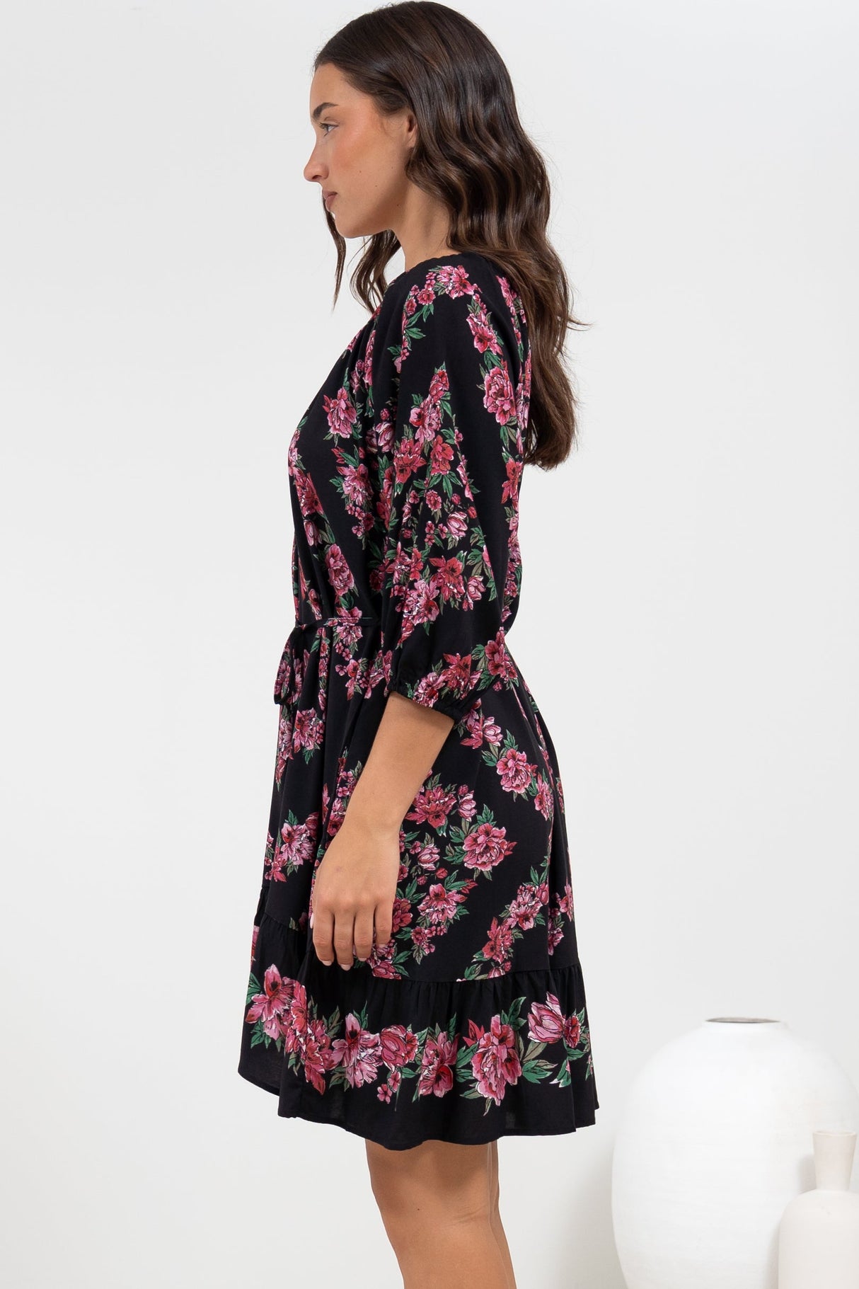 Jannis Mini Dress - Scoop Neckline Shift Dress with Belt in Love Story Print