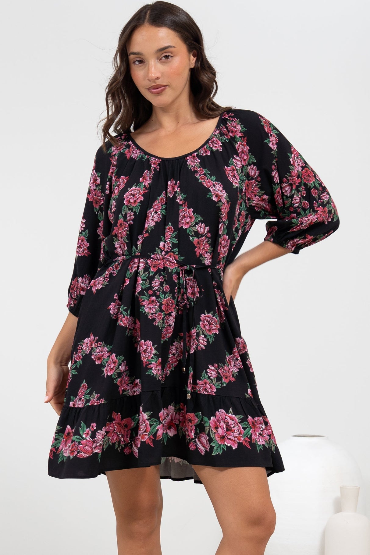 Jannis Mini Dress - Scoop Neckline Shift Dress with Belt in Love Story Print