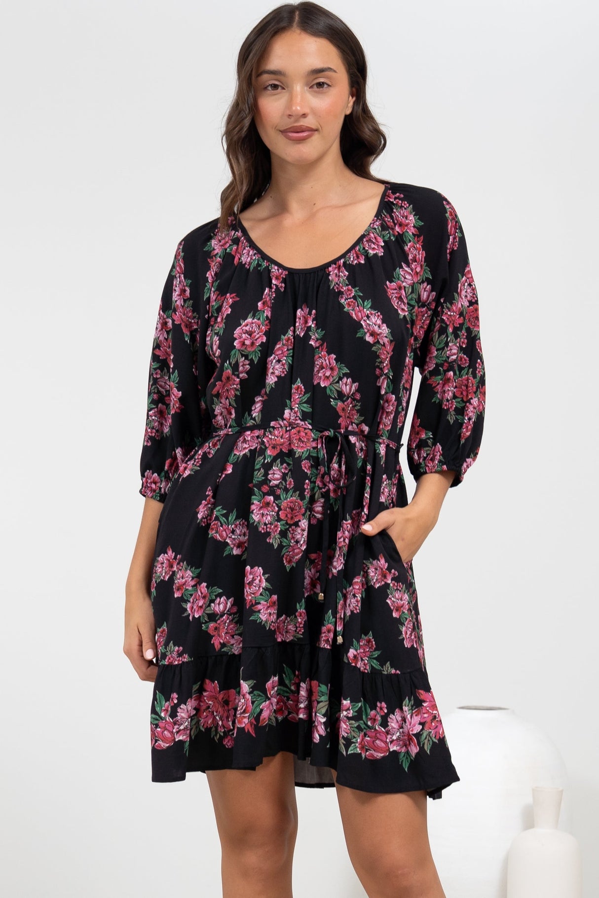 Jannis Mini Dress - Scoop Neckline Shift Dress with Belt in Love Story Print