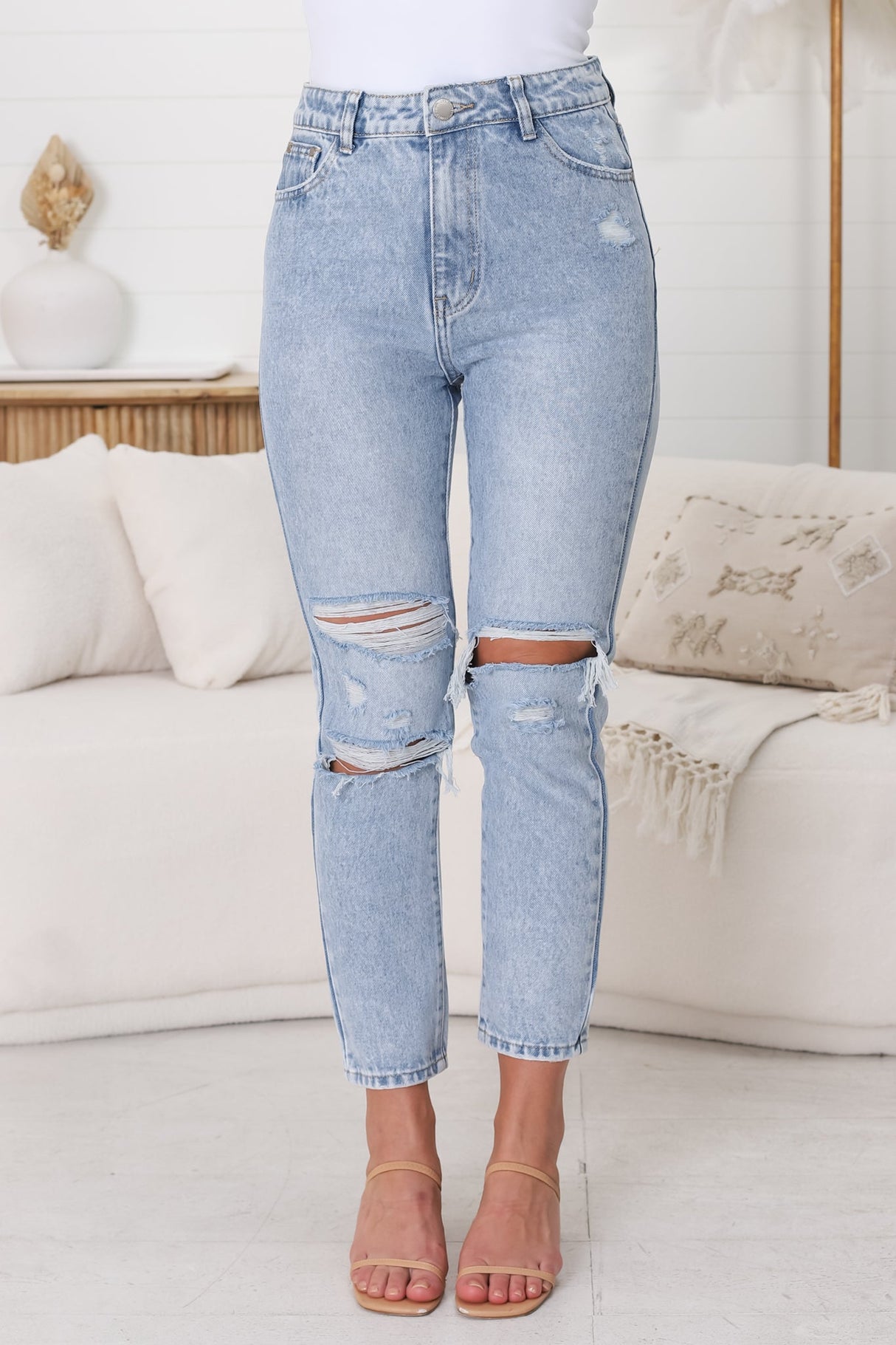 Kabili High Waist Ripped Mum Jeans in Light Denim