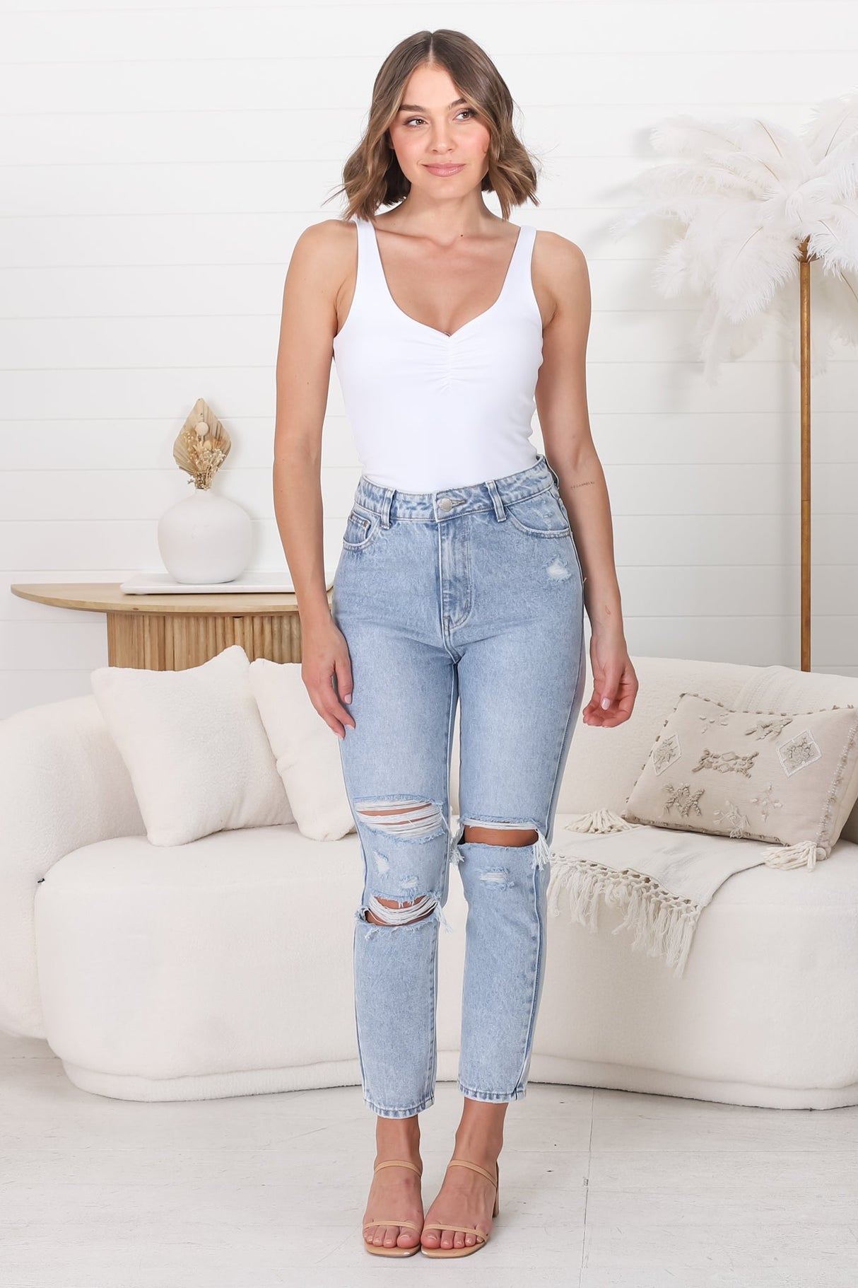 Kabili High Waist Ripped Mum Jeans in Light Denim