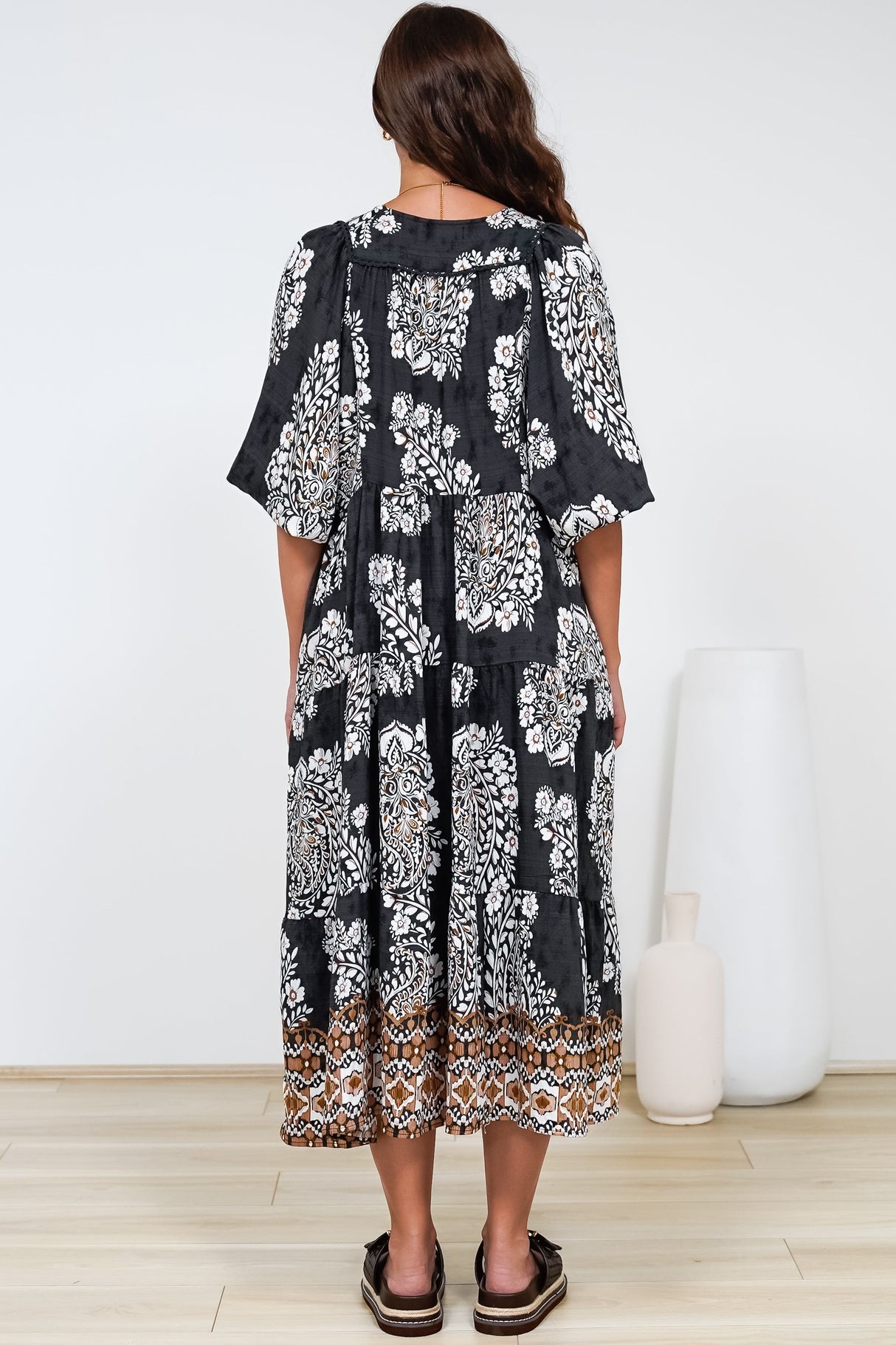 Kamali Midi Dress - Batwing Sleeve Smock Dress with Lace Detailing in Divani Print Black