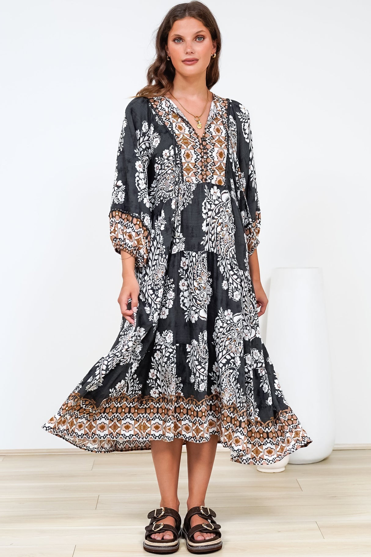 Kamali Midi Dress - Batwing Sleeve Smock Dress with Lace Detailing in Divani Print Black