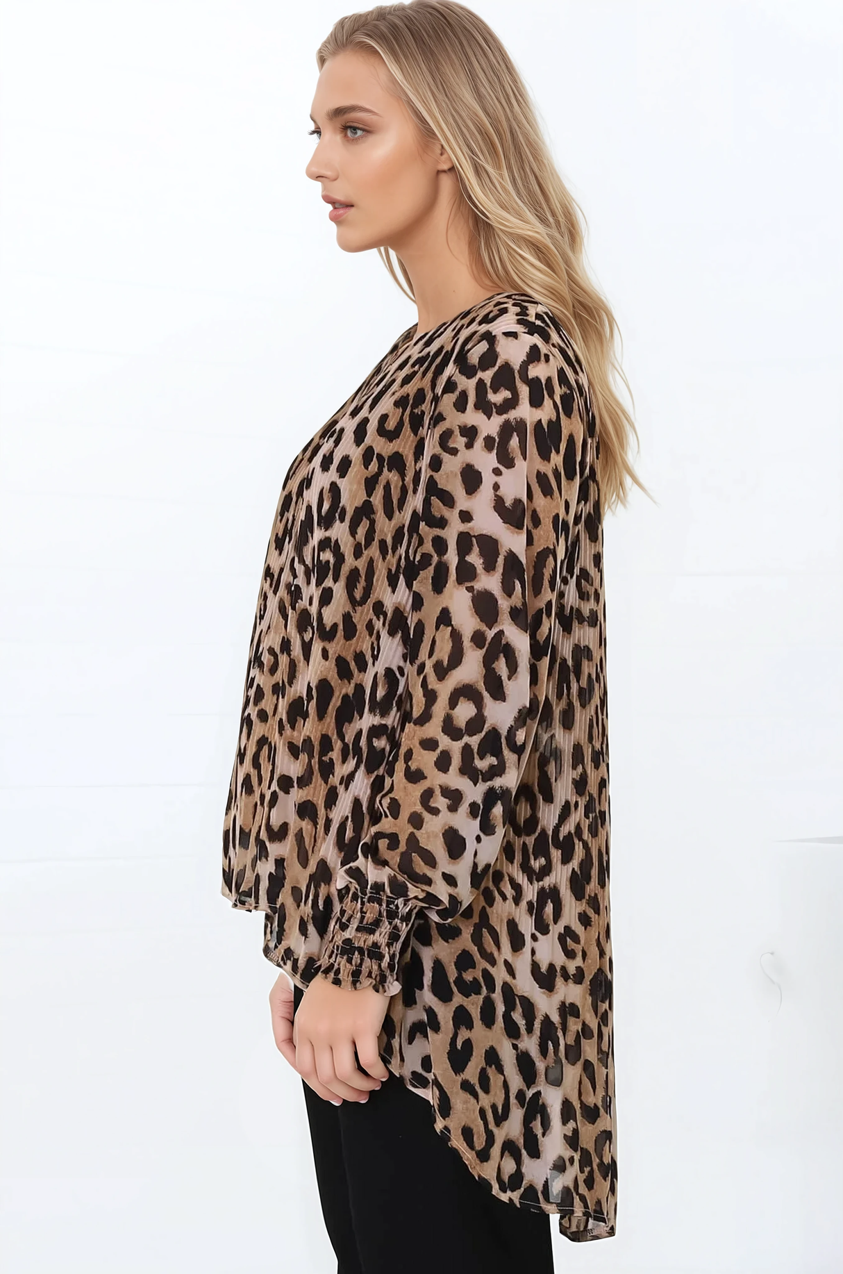 Kayt Blouse - Plisse Long Sleeve Top with High-Low Hemline in Leopard Print