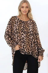 Kayt Blouse - Plisse Long Sleeve Top with High-Low Hemline in Leopard Print