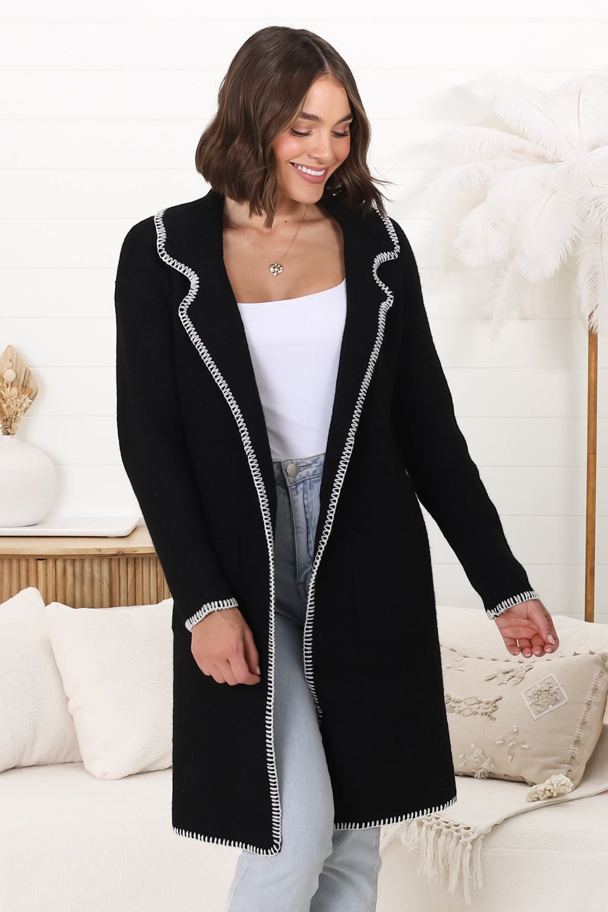 Kinny Cardigan - Collared Contrast Stitching Cardigan in Black