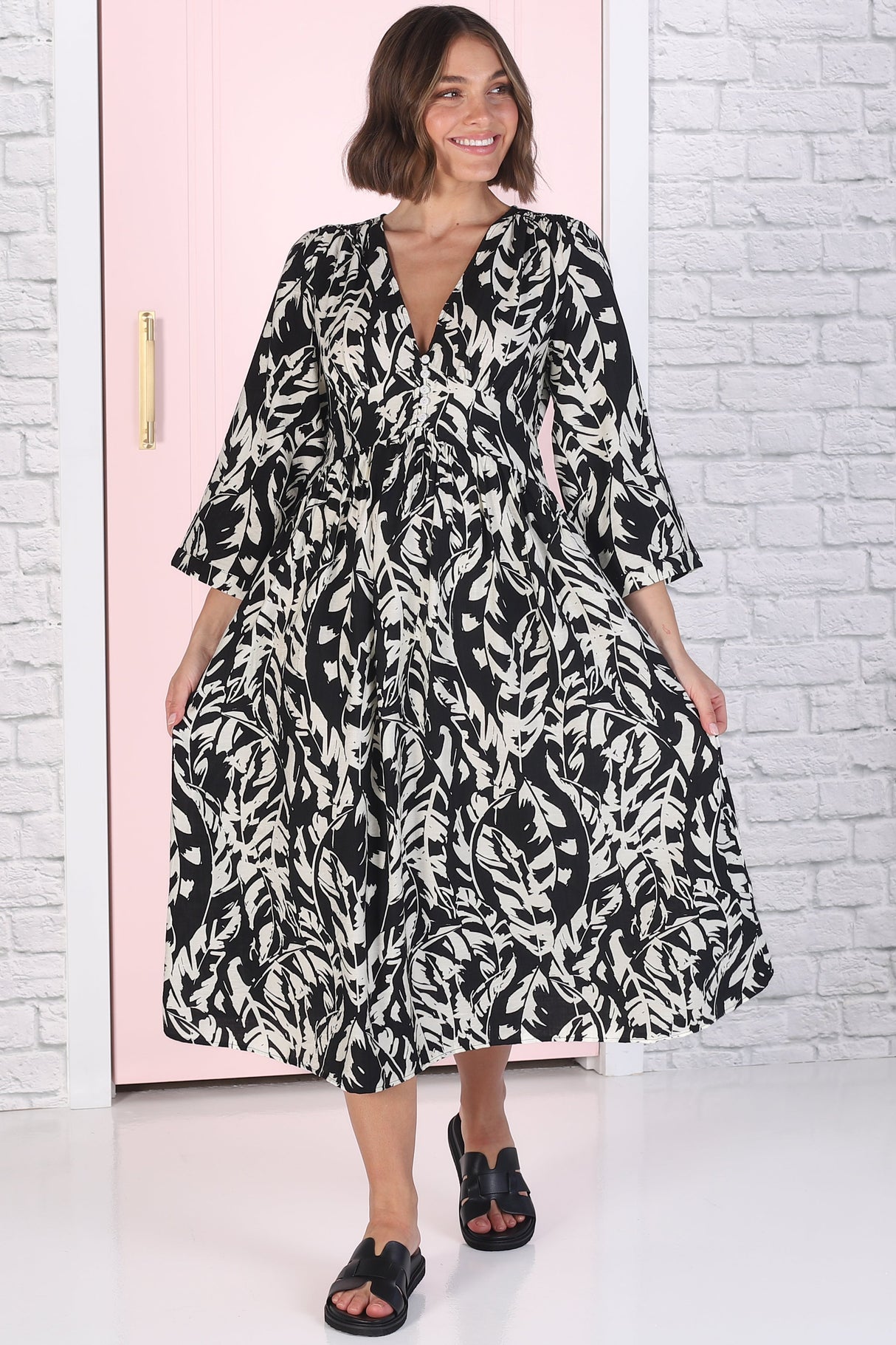 Kourt Midi Dress - A-line Dress with 3/4 Sleeves in Siani Black