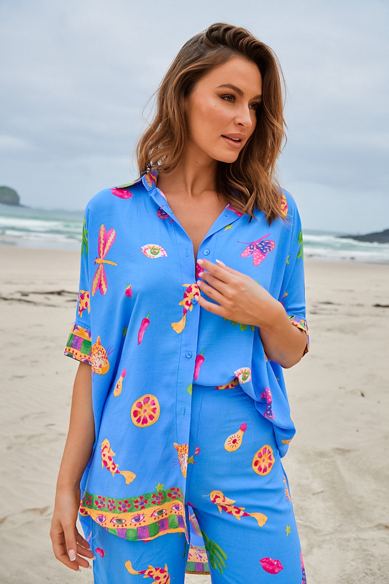 JAASE - River Shirt: Oversized Button Down Shirt with Scoop High-Low Hem in Mati Print