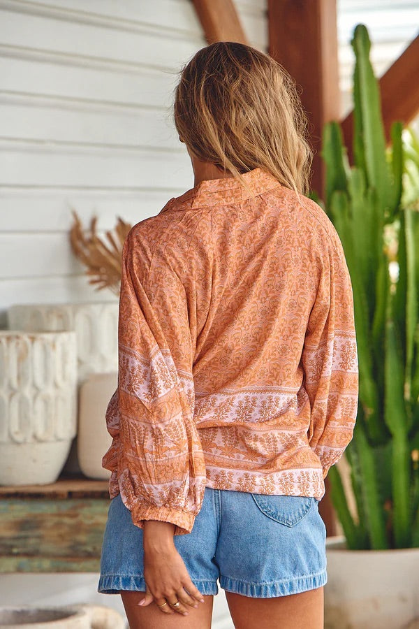 Moni Blouse - Collared Button Down Shirt with Balloon Sleeves in Peachy Print