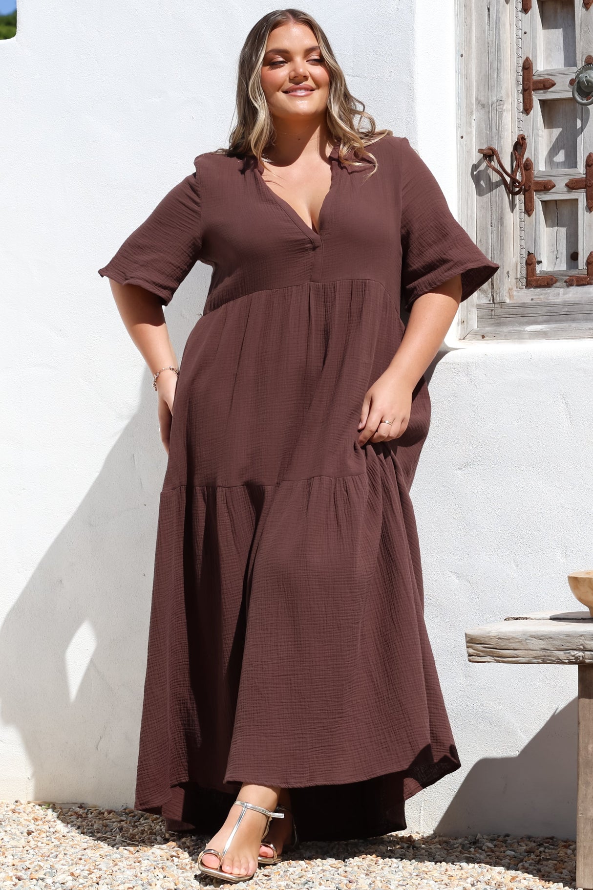 Laysa Maxi Dress - Mandarin Collar Buttoned Bodice Short Sleeve Dress in Chocolate