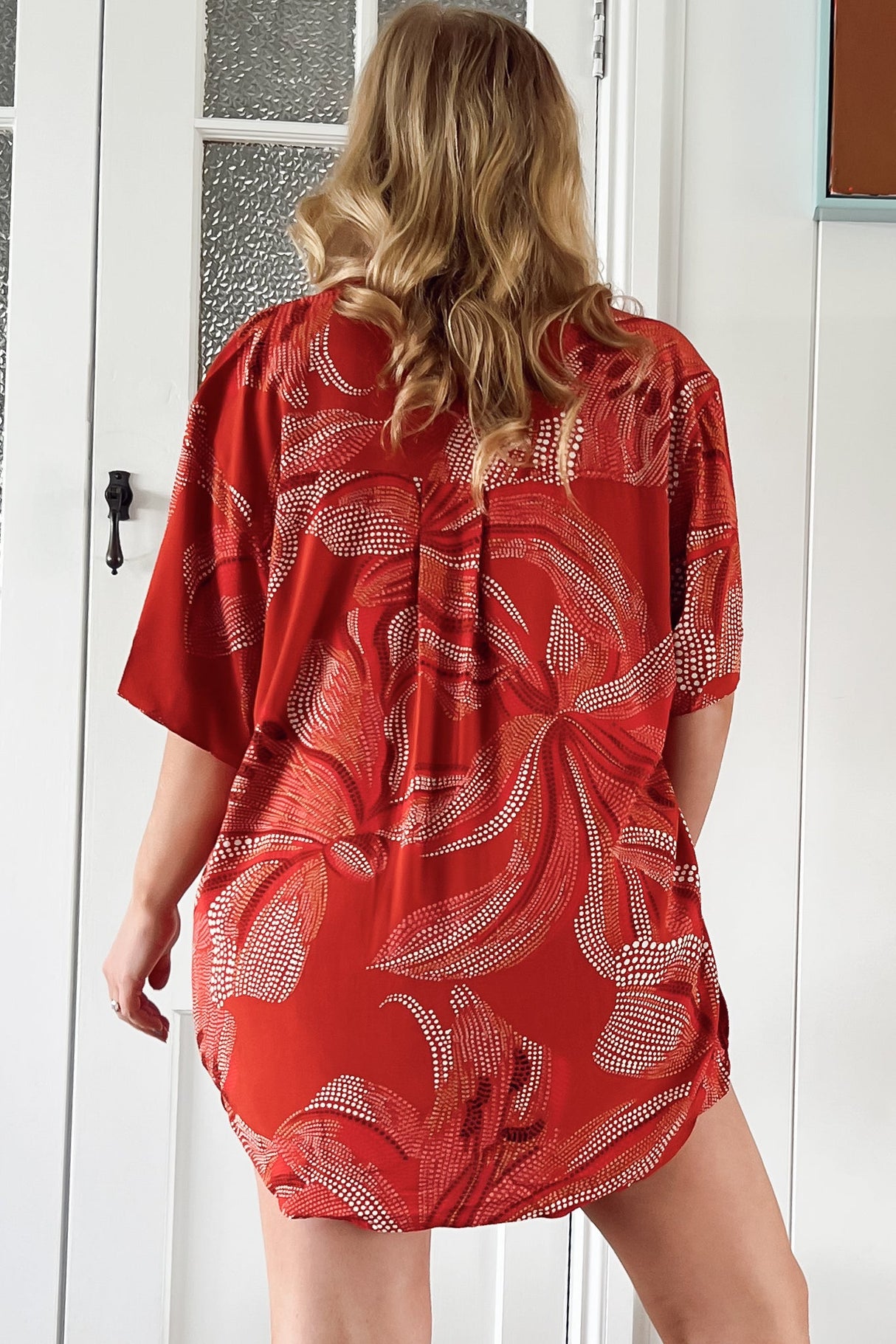 Charlie Shorts - Elasticated High Waist Short with Scoop Hem and Pockets in Hibiscus Print