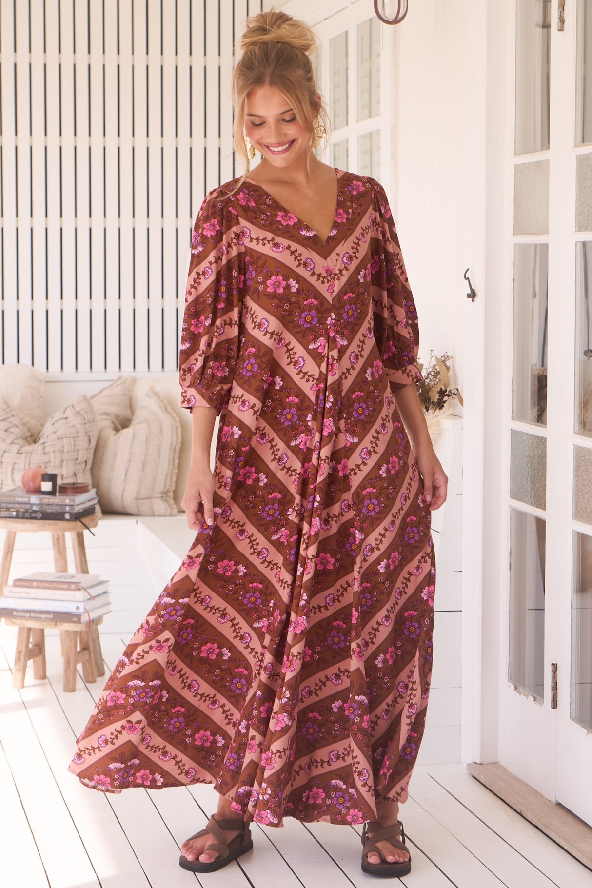 JAASE - London Maxi Dress: Balloon Sleeve Shift Dress in Savanna Print