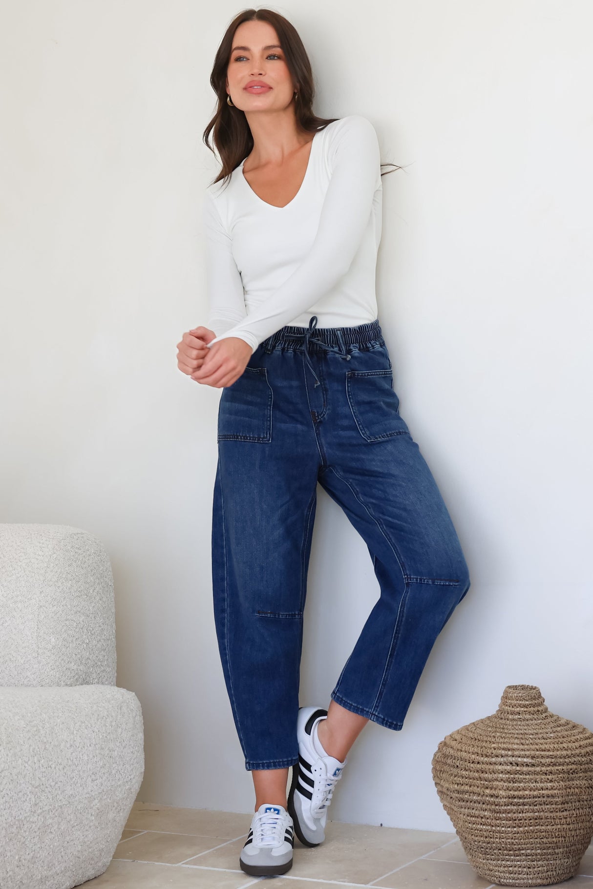 Lowen Barrel Jeans - Elasticated Waist Patch Pocket & Knee Detail Jeans in Dark Denim