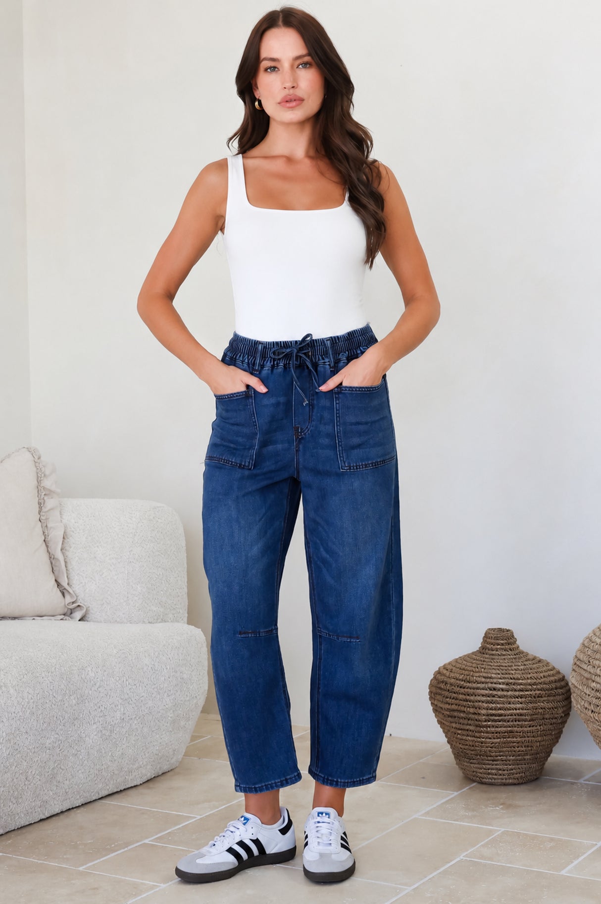 Lowen Barrel Jeans - Elasticated Waist Patch Pocket & Knee Detail Jeans in Dark Denim