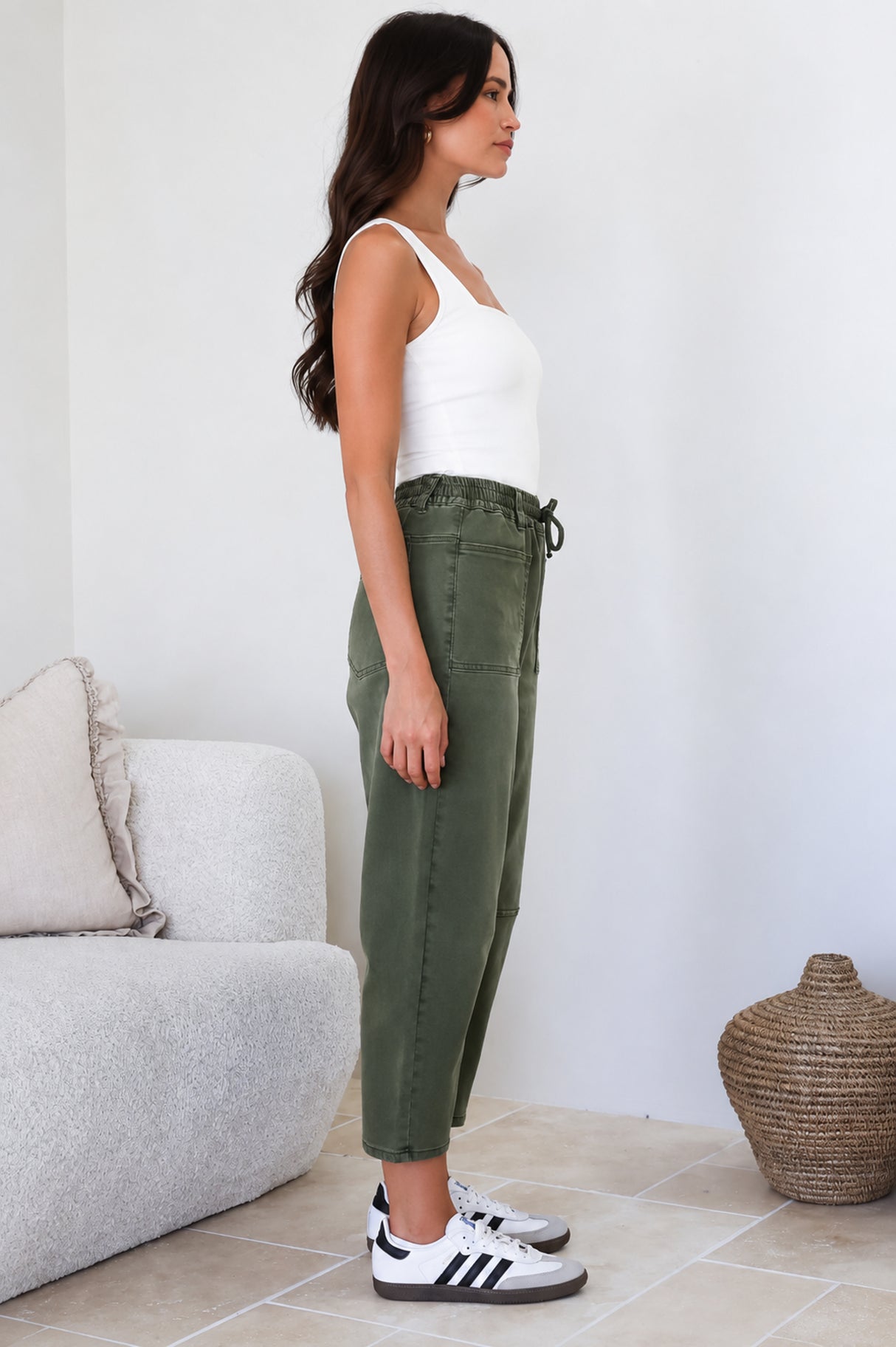 Lowen Barrel Jeans - Elasticated Waist Patch Pocket & Knee Detail Jeans in Khaki