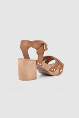 Lulu Clogs in Tan