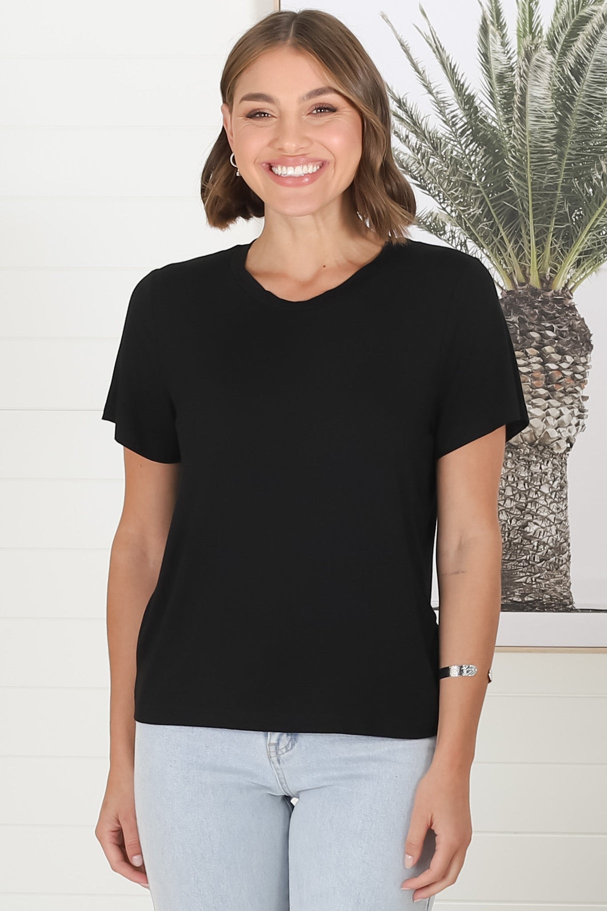 Luma T-Shirt - Relaxed Crew Neck Short Sleeve Tee in Black