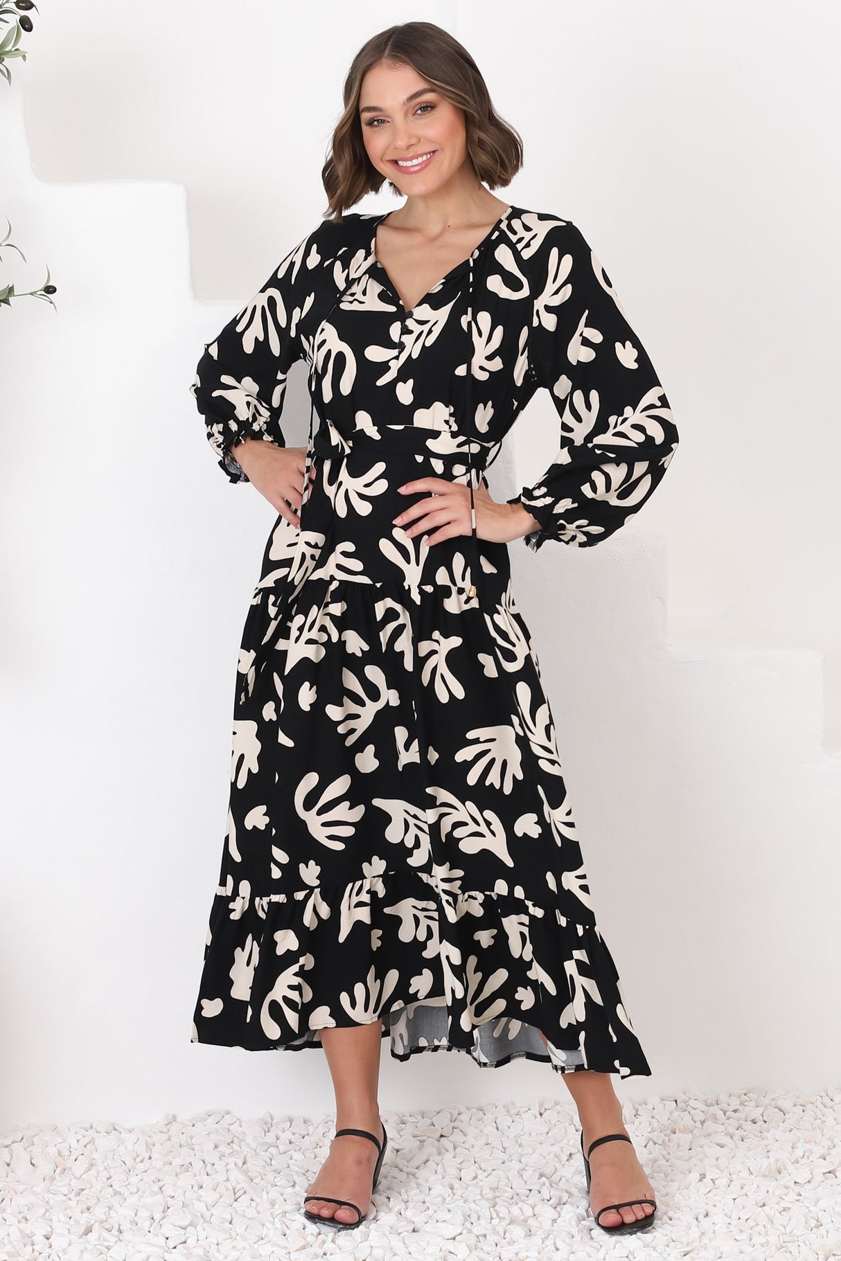 Lunan Maxi Dress - Long Smock Dress with Matching Waist Tie in Stassie Print