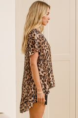 Navelli Blouse - Round Neck Plisse High Low Top with Flutter Sleeves in Leopard Print