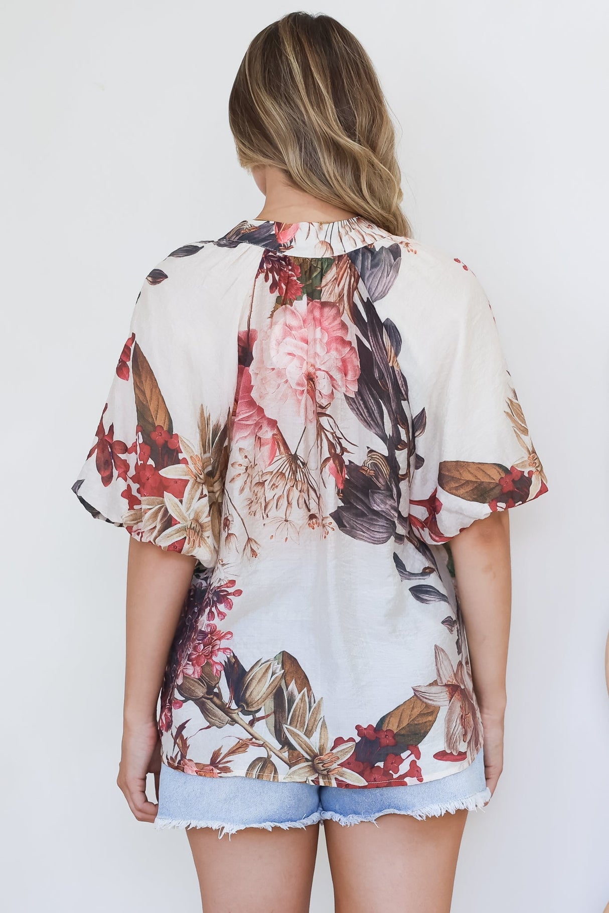 Nayra Blouse - Mandarin Collar Buttoned Down with Puff Sleeves in Leonor Print