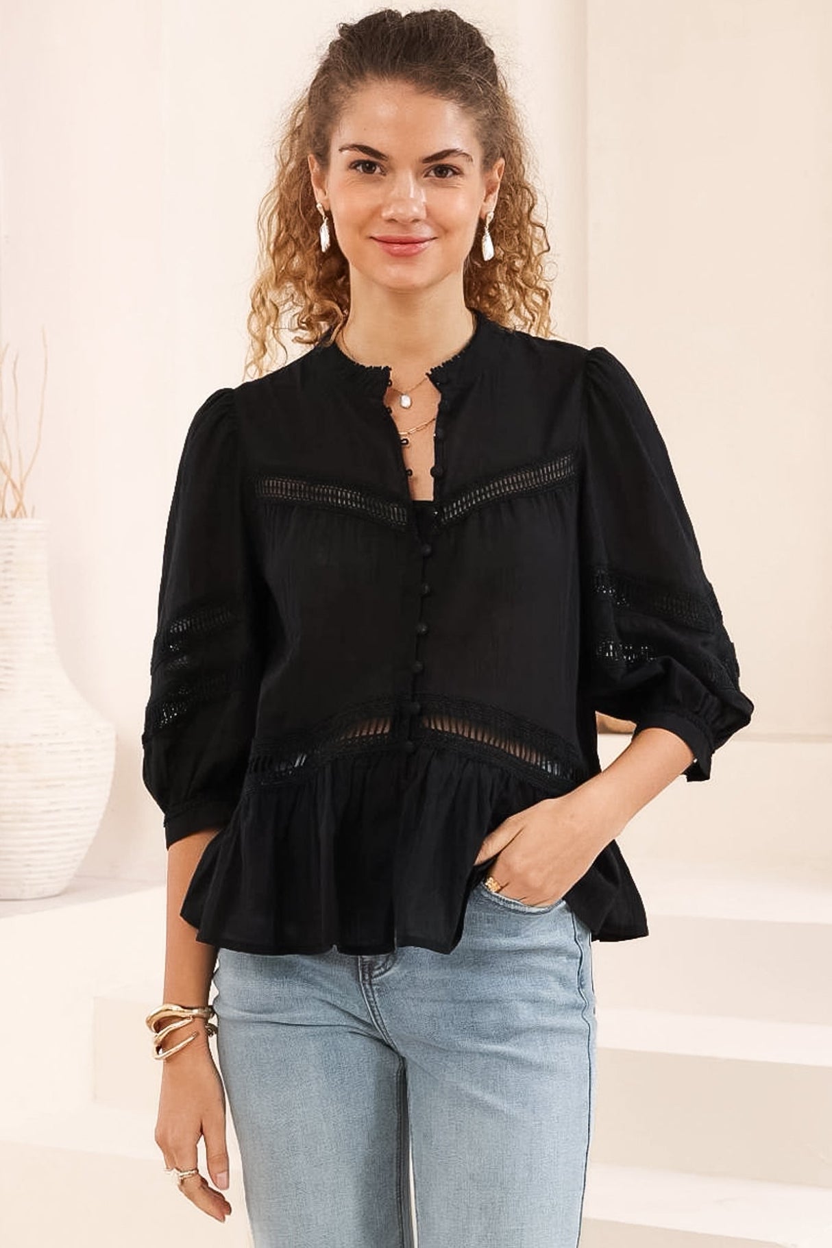 Piera Blouse - Delicate Lace Detailed Buttoned Top with Balloon Sleeves in Black