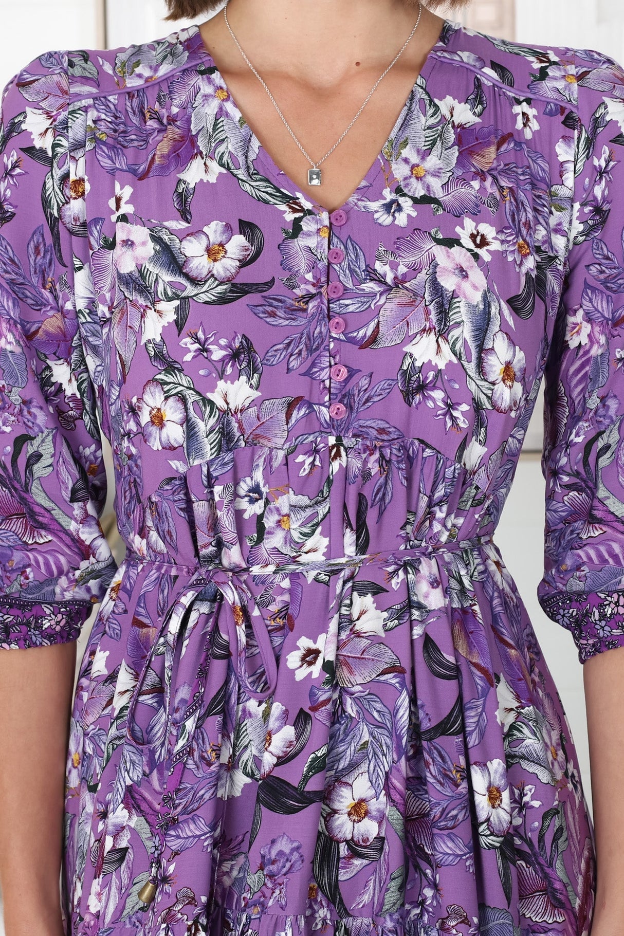 JAASE - Cardinal Midi Dress: V-Neck Shift Dress with Lace Splicing and Optional Waist Tie in Rhodium Print