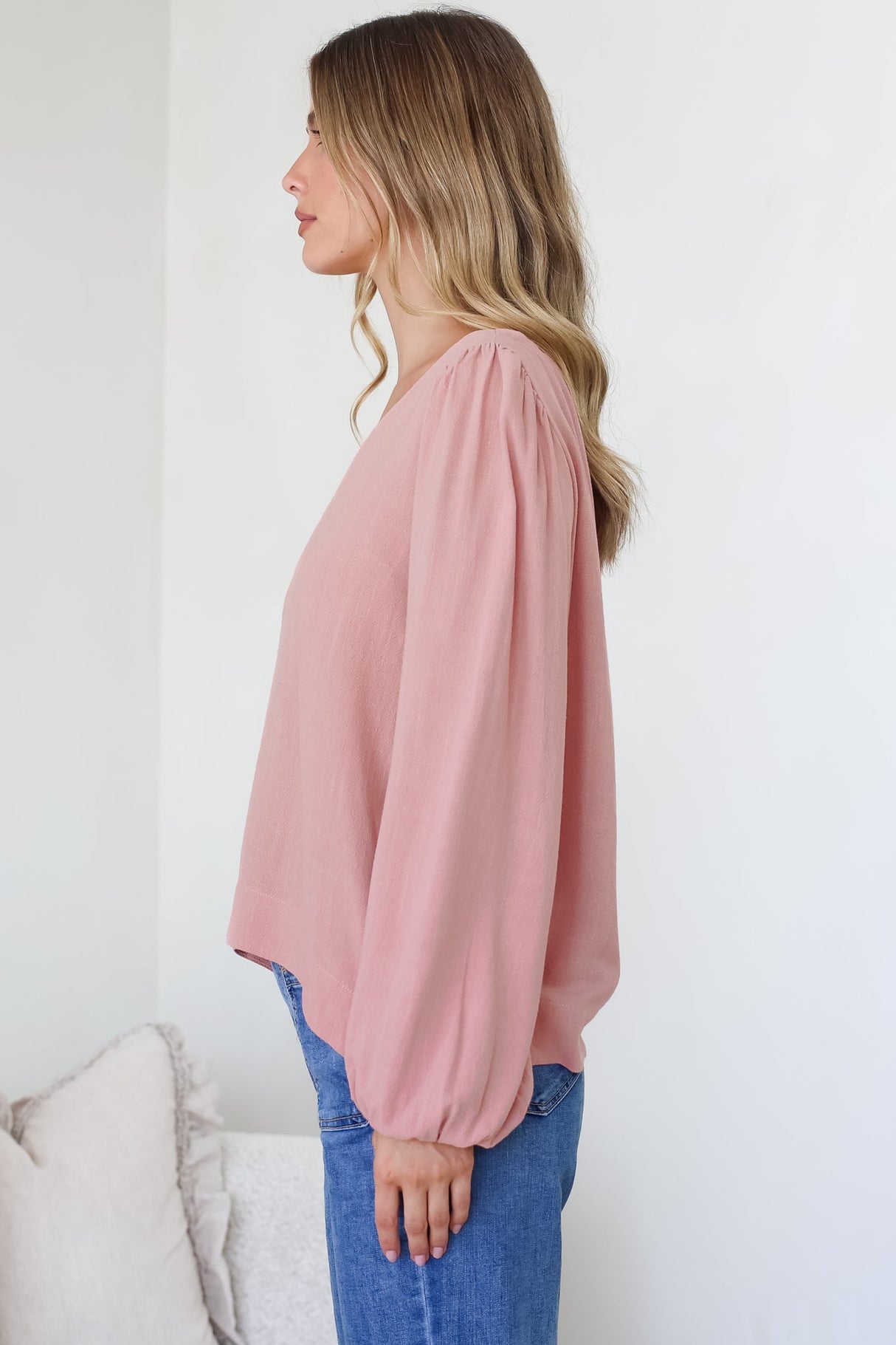 Ritual Top - V-Neck High Low Pull Over with Long Balloon Sleeves in Dusty Pink
