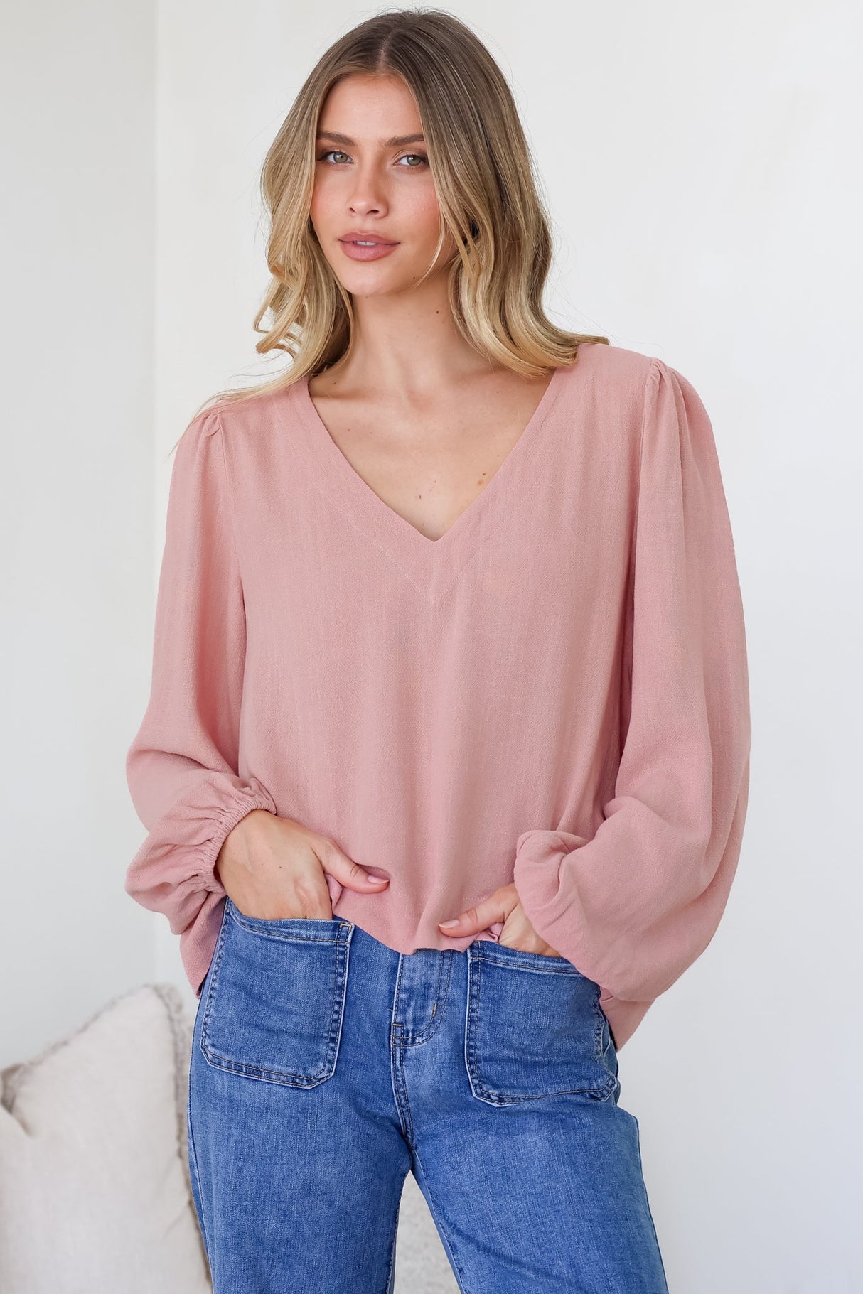 Ritual Top - V-Neck High Low Pull Over with Long Balloon Sleeves in Dusty Pink