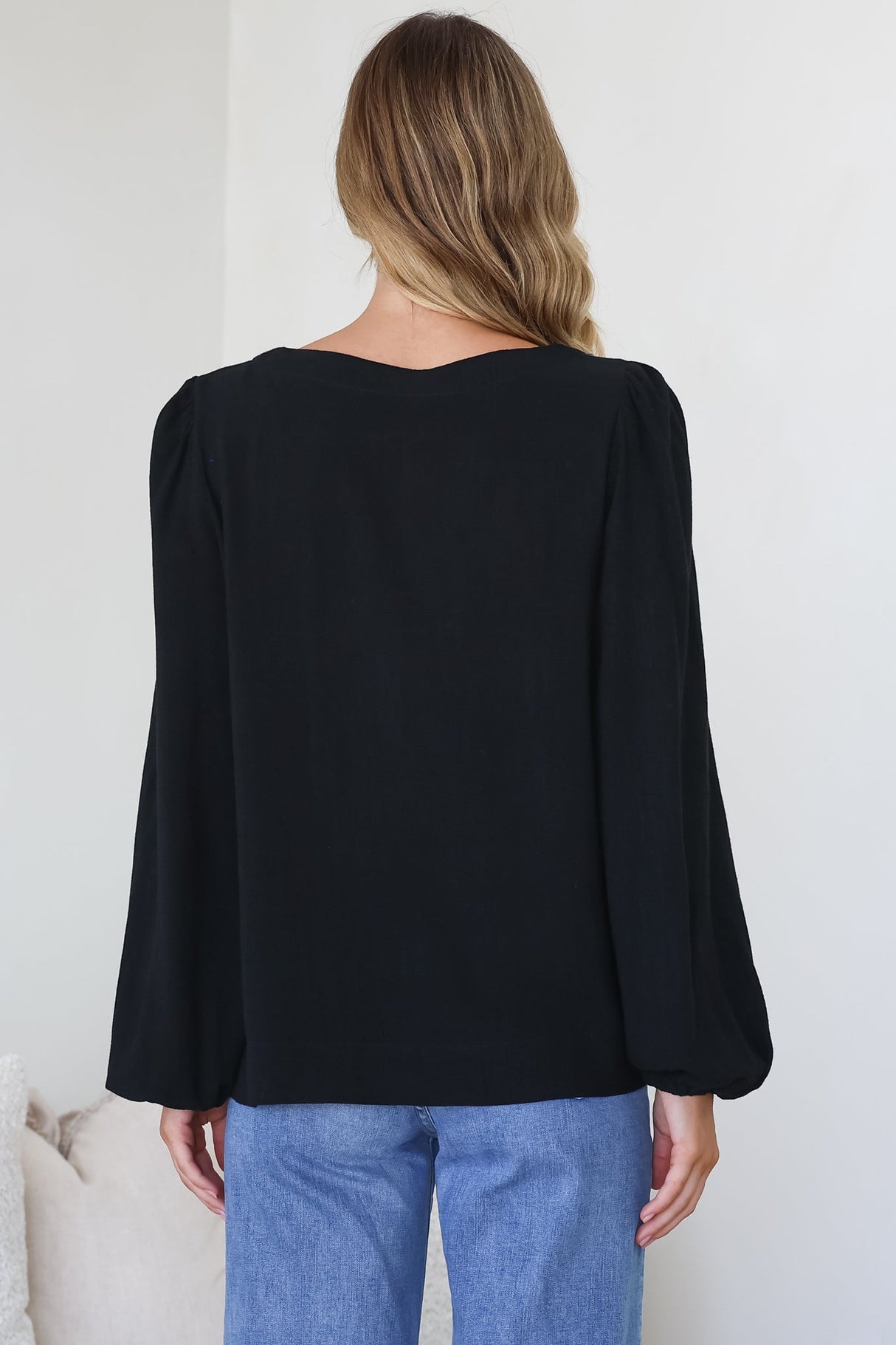 Ritual Top - V-Neck High Low Pull Over with Long Balloon Sleeves in Black