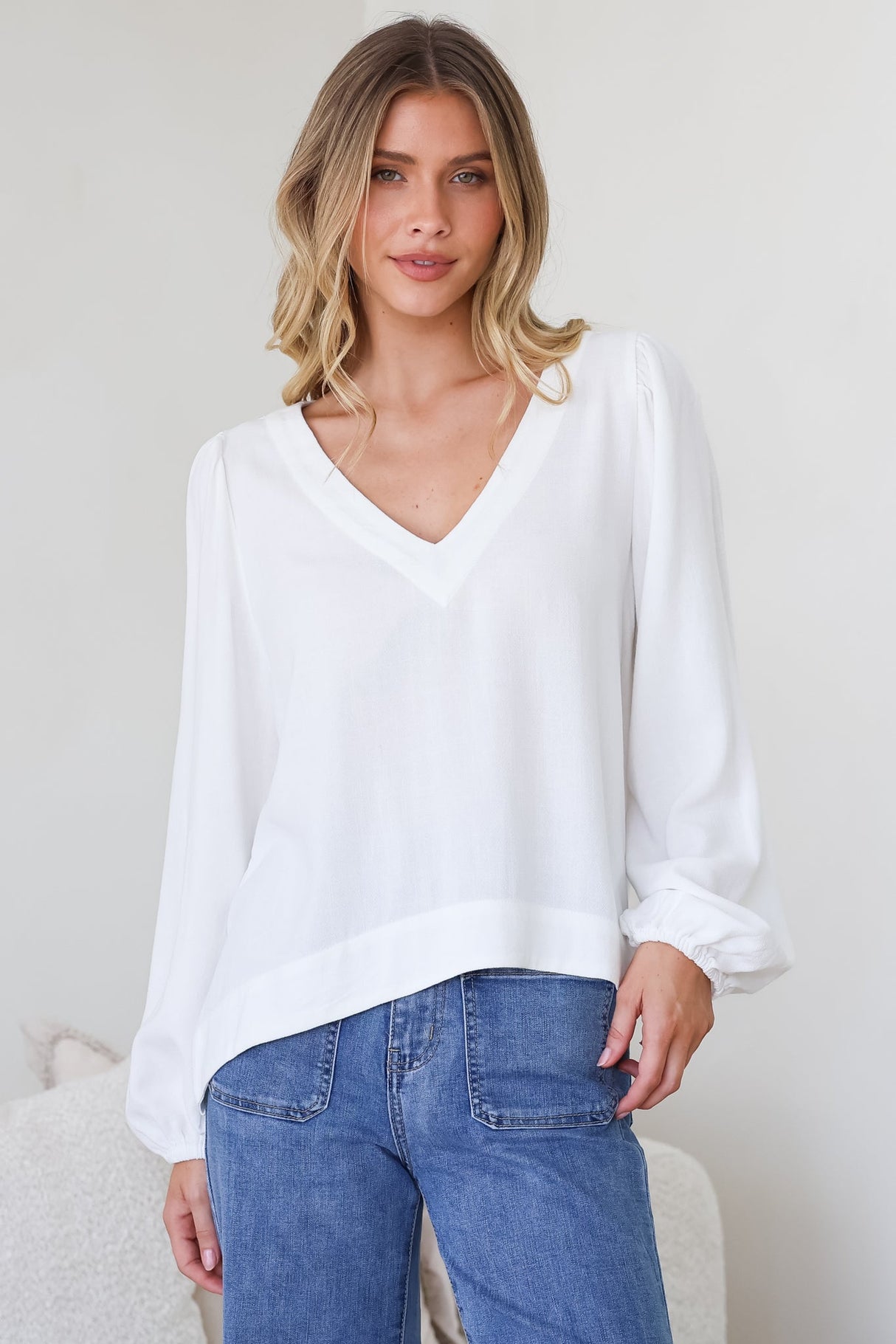 Ritual Top - V-Neck High Low Pull Over with Long Balloon Sleeves in White